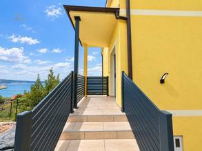 Thumbnail von House with two apartments and beautiful sea view