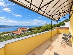 Thumbnail von House with two apartments and beautiful sea view