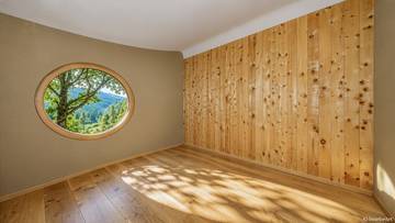 Thumbnail von Unique refuge in prime location with a view of Lake Schwarz