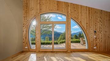 Thumbnail von Unique refuge in prime location with a view of Lake Schwarz