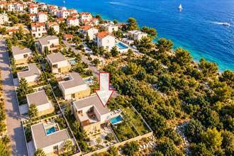 Thumbnail von Newly built villa with pool, garage, and sea view