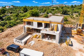 Thumbnail von Newly built villa with pool, garage, and sea view