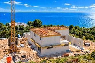 Thumbnail von Newly built villa with pool, garage, and sea view