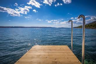 Thumbnail von Modern villa with swimming pool and sea view below Velebit