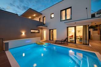 Thumbnail von Modern villa with heated pool, wellness area, and sea view