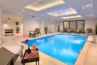 Thumbnail von Modern villa with indoor pool, wellness area, and sea view