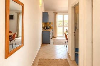 Thumbnail von House with three apartments, garage, and sea view