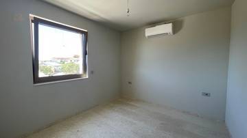 Thumbnail von Newly built apartment with covered terrace and sea view
