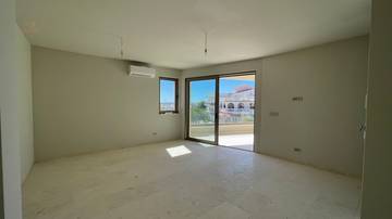 Thumbnail von Newly built apartment with covered terrace and sea view