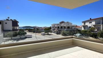 Thumbnail von Newly built apartment with covered terrace and sea view