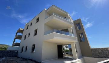 Thumbnail von Newly built apartment with covered terrace and sea view