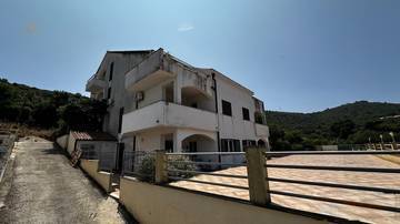 Thumbnail von Erdgeschosswohnung mit Terrasse und Meerblick nahe dem Strand