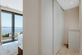 Thumbnail von Newly built villa with wellness area, pool, and wide sea view