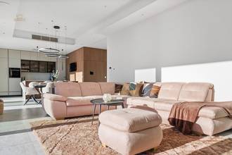 Thumbnail von Newly built villa with wellness area, pool, and wide sea view