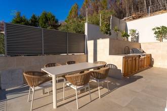 Thumbnail von Newly built villa with wellness area, pool, and wide sea view