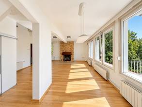 Thumbnail von House with two residential units, large garden, and unobstructed sea view