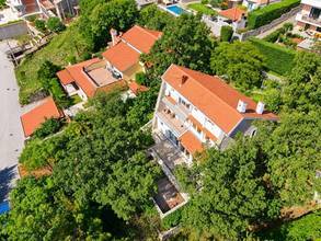 Thumbnail von House with two residential units, large garden, and unobstructed sea view