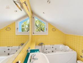 Thumbnail von House with two residential units, large garden, and unobstructed sea view