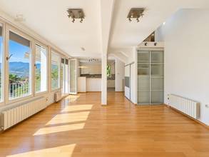 Thumbnail von House with two residential units, large garden, and unobstructed sea view