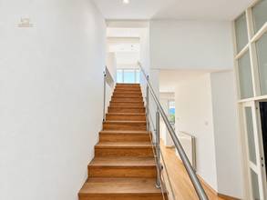 Thumbnail von House with two residential units, large garden, and unobstructed sea view