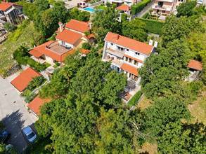 Thumbnail von House with two residential units, large garden, and unobstructed sea view