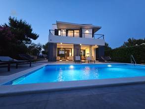 Thumbnail von Newly built villa with swimming pool and sea view, 250 meters to the beach