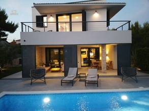 Thumbnail von Newly built villa with swimming pool and sea view, 250 meters to the beach