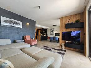 Thumbnail von Newly built villa with swimming pool and sea view, 250 meters to the beach