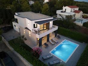 Thumbnail von Newly built villa with swimming pool and sea view, 250 meters to the beach