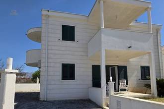Thumbnail von House with four holiday apartments directly on the beach