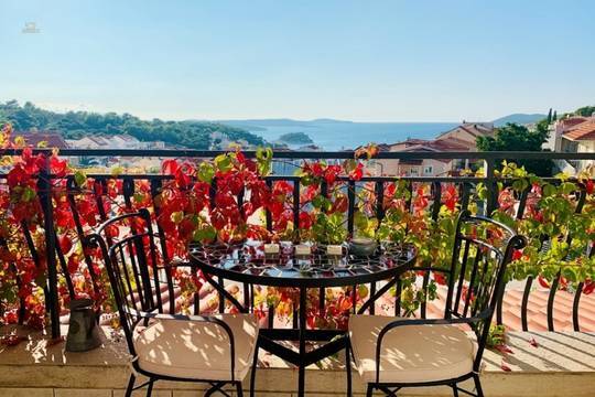 Charmantes Ferienhaus mit Meerblick