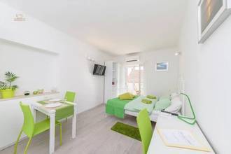 Thumbnail von Modernly renovated apartment building with four units and sea view