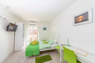 Thumbnail von Modernly renovated apartment building with four units and sea view