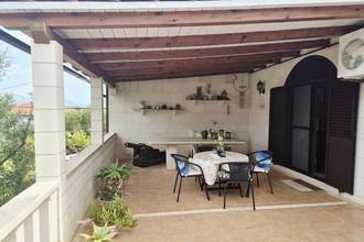 Thumbnail von House made of Brac stone with three separate units and sea view