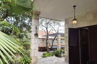 Thumbnail von House made of Brac stone with three separate units and sea view