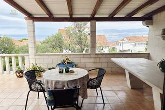 Thumbnail von House made of Brac stone with three separate units and sea view