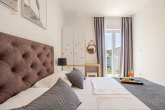 Thumbnail von Modern villa with heated pool, furnished and move-in ready