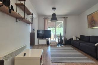 Thumbnail von Villa with six apartments, pool, and sea view in a green bay