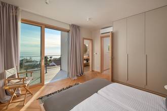 Thumbnail von Modern villa with swimming pool, terraces, and wide sea view