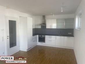 Thumbnail von NEUER PREIS! Neuwertige 3-Zimmer Wohnung mit großen Balkon & Carport!
