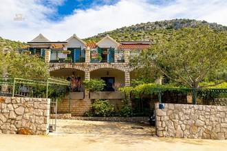 Thumbnail von Detached house with three studios and sea view in a natural setting