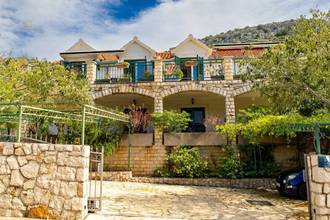 Thumbnail von Detached house with three studios and sea view in a natural setting