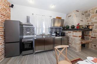 Thumbnail von Furnished natural stone villa with pool, guesthouse, and sea view