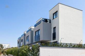 Thumbnail von New terraced houses with a pool, rooftop terrace, and summer kitchen