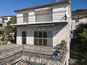 Thumbnail von Two-family house with two apartments, garage, and view over the Kvarner Bay