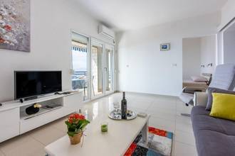 Thumbnail von Two-family house with two apartments, garage, and view over the Kvarner Bay