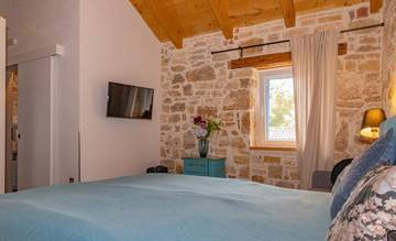 Thumbnail von Renovated semi-detached stone house with pool