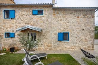 Thumbnail von Renovated semi-detached stone house with pool