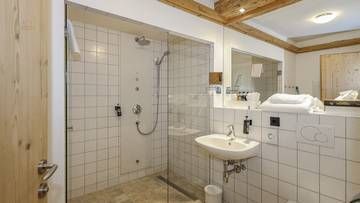 Thumbnail von Garden apartment with tourist use