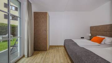 Thumbnail von Garden apartment with tourist use